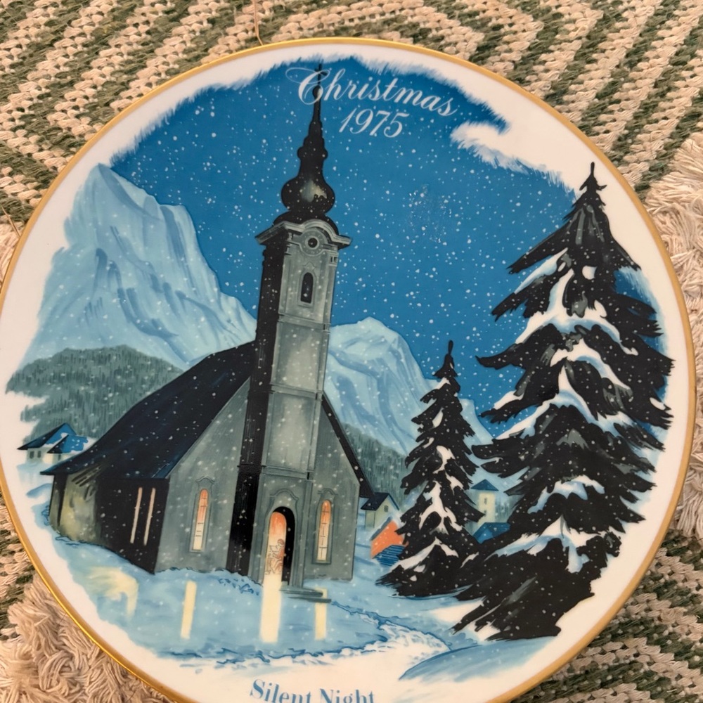 Vintage Christmas 1975 Decorative Plate -Danbury Mint by Bavaria
